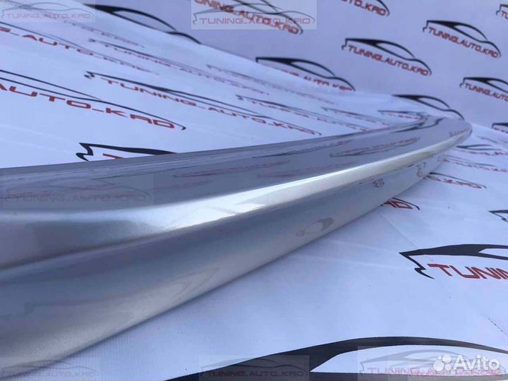Спойлер под стекло Toyota Land Cruiser 200 P7298