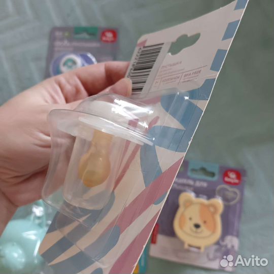 Соска пустышка, держатель и контейнер