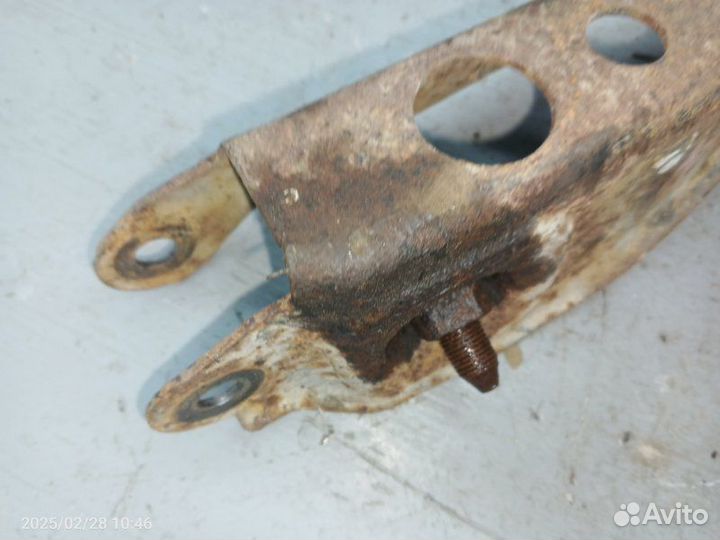 Рычаг подвески верхний задний правый Nissan Murano