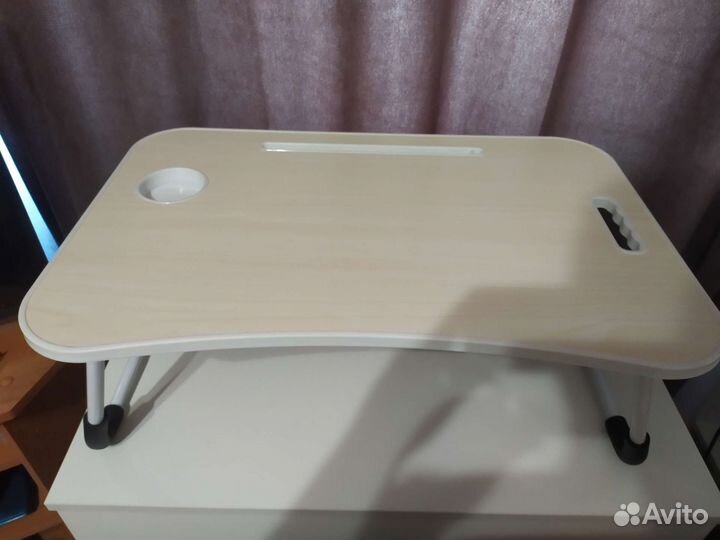 Компьютерный столик для ноутбука