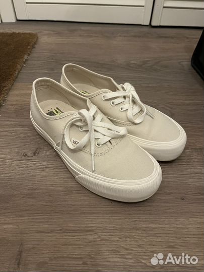 Vans Authentic VR3