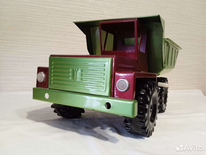 Машинка-самосвал