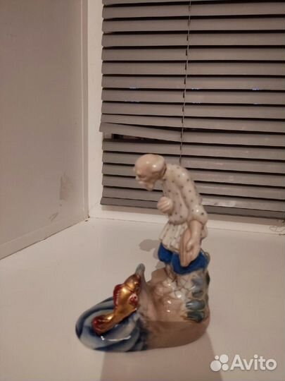 Статуэтка Старик и золотая рыбка ссср. Гжель