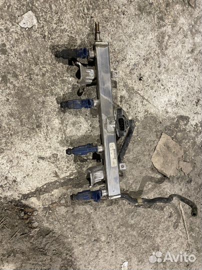 Топливная рампа ford focus 1 zx4 2.0 duratec