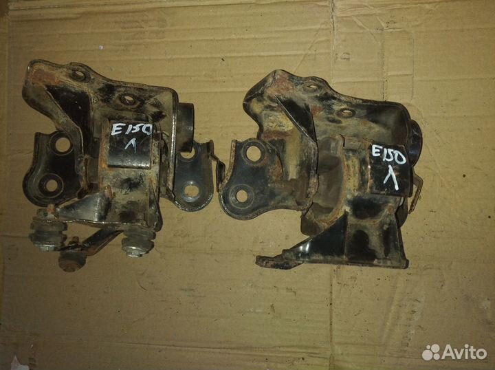 Опора кпп Toyota Corolla 150