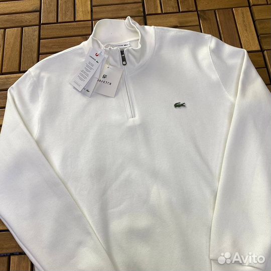Свитшот lacoste белый полузамок в стиле old money