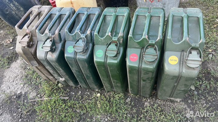 Канистры металлические 20 литров