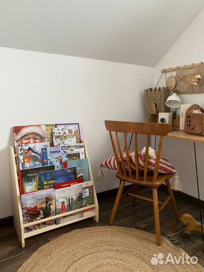 Стеллаж для книг напольный из сосны в детскую