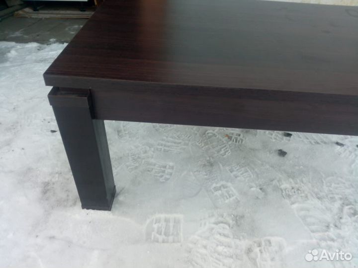 Журнальный столик