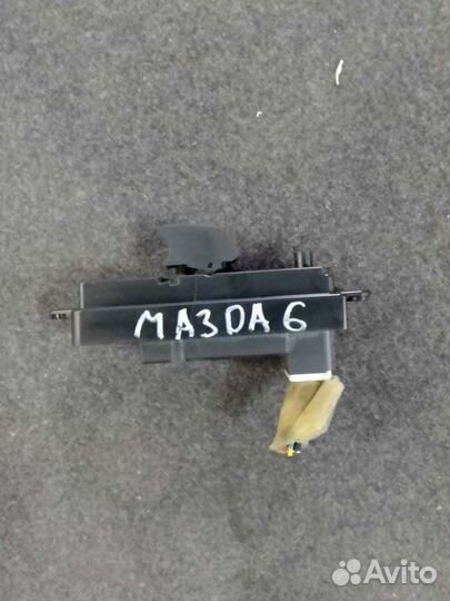 Кнопка стеклоподьеника Mazda 6