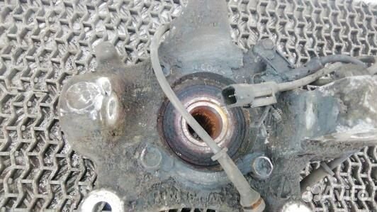 Ступица передняя левая chrysler voyager 4 (BEA30K9