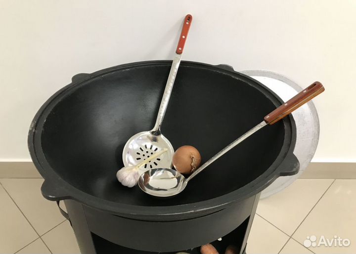 Казан чугунный с крышкой 12 л. До 16 человек