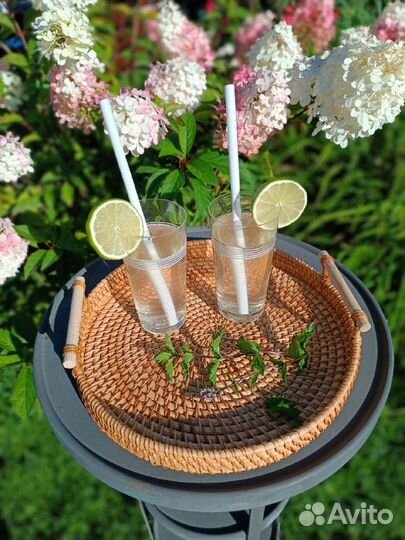 Поднос из ротанга