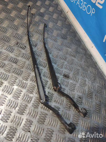 Поводок дворников Kia Sorento 1/ Киа Соренто. 2002