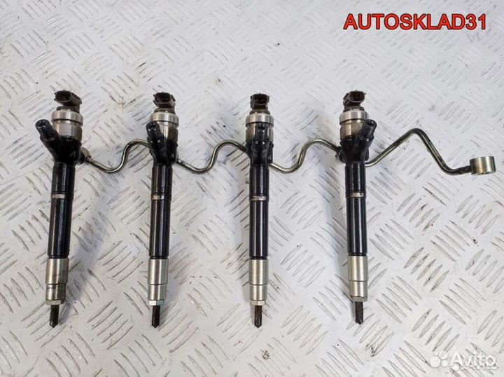 Форсунка дизельная Toyota Avensis 2 236700R050