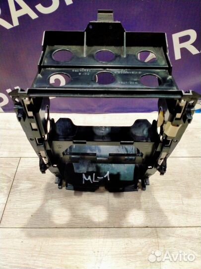 Крепление магнитофона Mercedes-Benz Ml 164 272.967