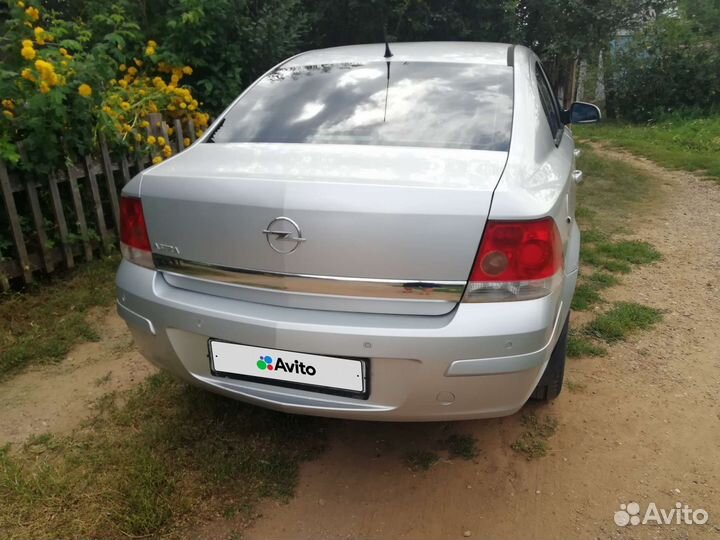 Opel Astra 1.8 МТ, 2013, 262 000 км