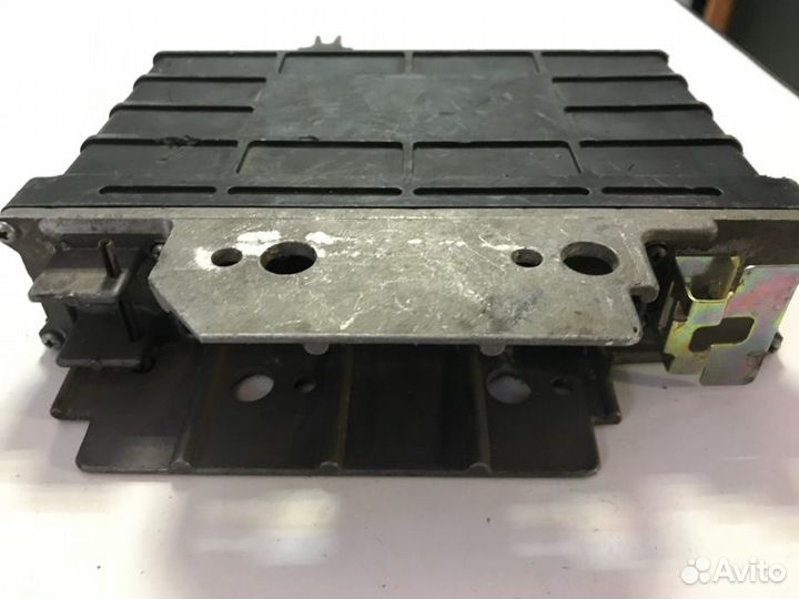 Электронный блок Audi 100 C4 1990-1994