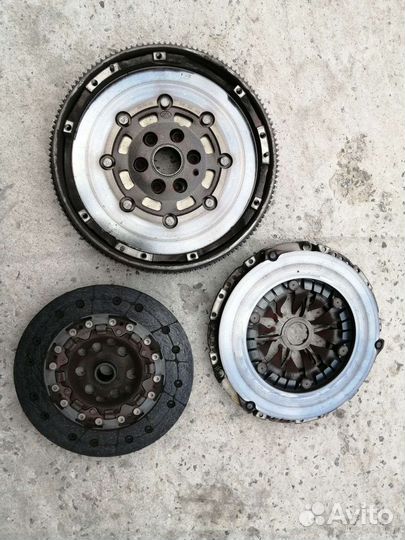 Маховик Пассат Б6 Гольф 5 Кадди 1.9 TDI 03G105264E