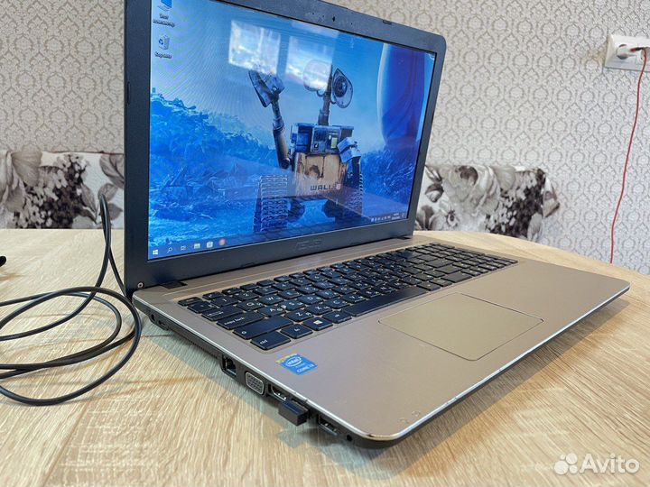 Ноутбук asus на i3/SSD/4ядра/8озу офисный