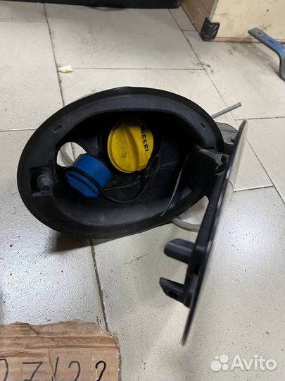 Лючок бензобака Jaguar F-Pace X761