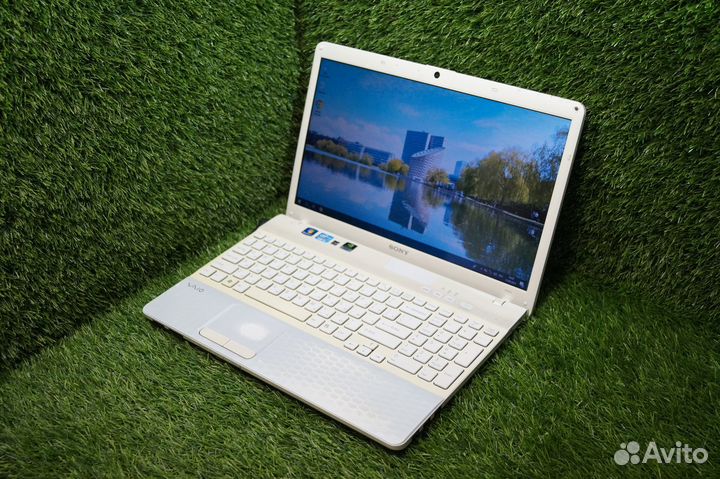 Белый sony vaio для офиса и учёбы
