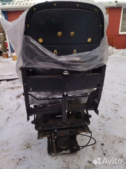 Сиденье на пневмоподвеске