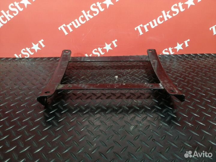 Кронштейн крыла переднего правый Daf XF106