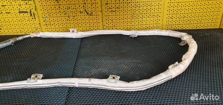 Шторка безопасности правая Volkswagen Touareg 2 NF