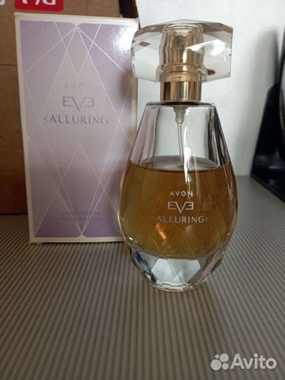 Avon. Premier Luxe Gold Blush