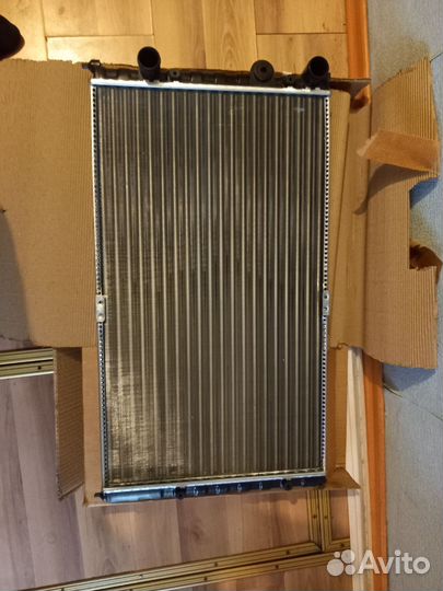 Радиатор охлаждения volkswagen caddy 2