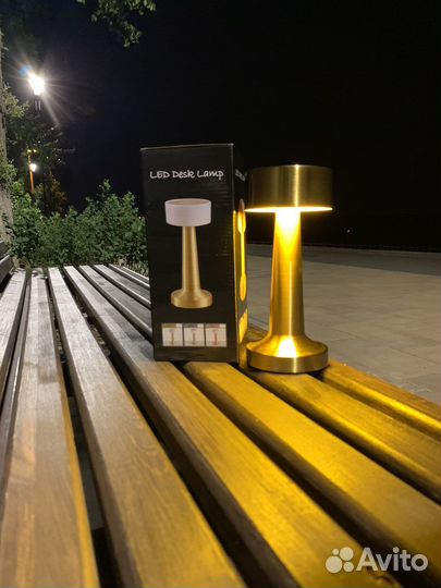 Лампа настольная
