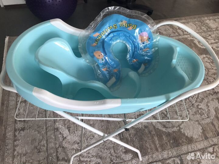 Ванночка для купания с подставкой