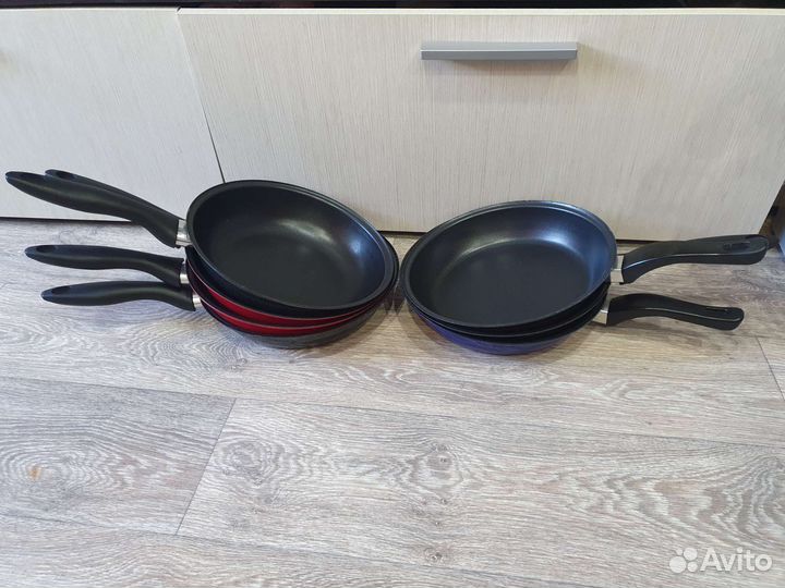 Сковорода новая стальэмаль 26см