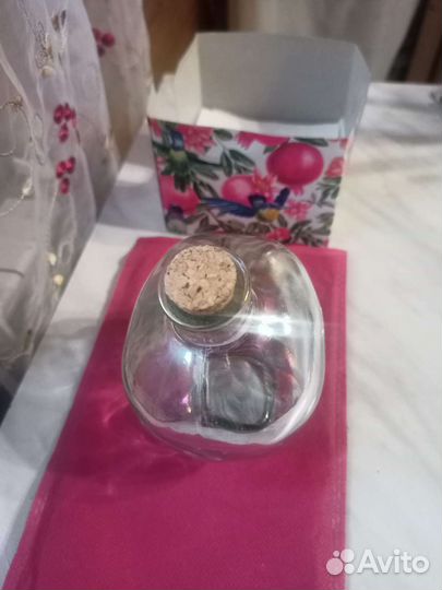 Бутылка стеклянная череп