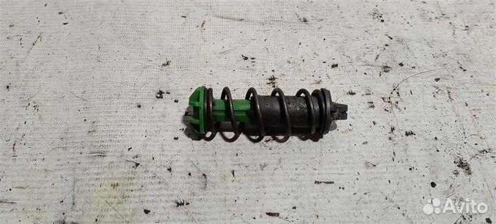 Пружина обратная педали сцепления volkswagen Cadd