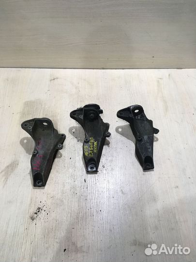 Кронштейн АКПП правый Ауди А6 c5 8D0399114T