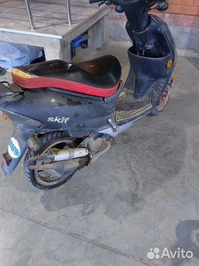 Продаю скутер скиф