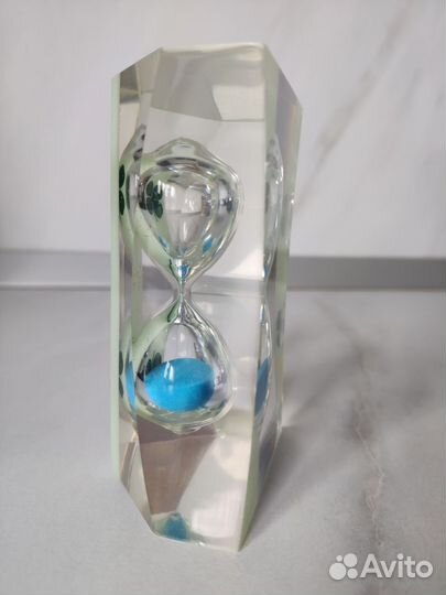 Песочные часы светящиеся в темноте с клевером