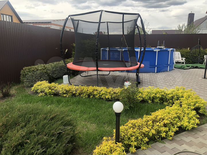 Коттедж 320 м² на участке 10 сот.