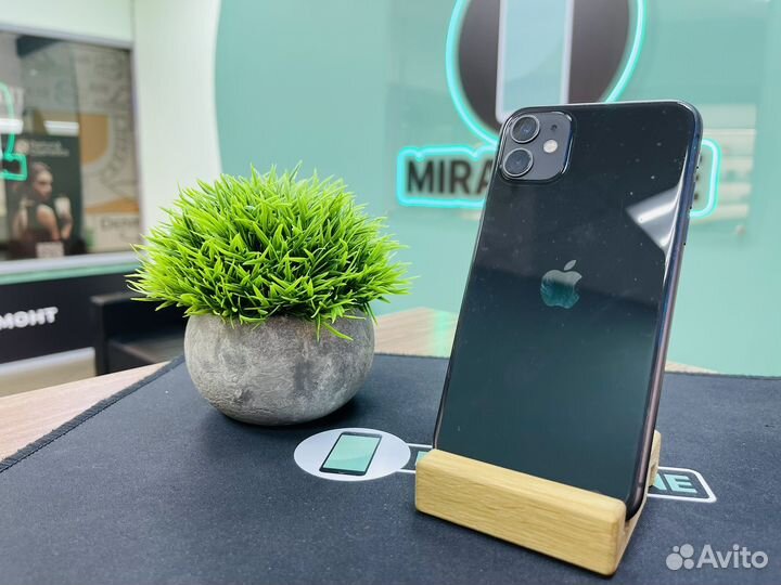 iPhone 11, 64 ГБ
