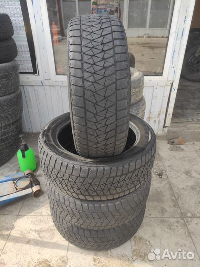 Bridgestone Blizzak DM-V2 225/55 R18