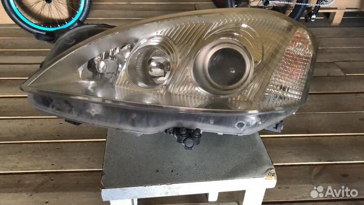 Фара Mercedes Benz W221