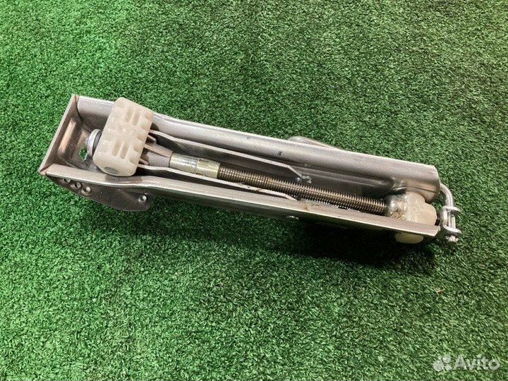 Домкрат Mercedes-Benz E-Class C207 271860 2010