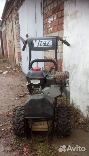 Снегоуборщик бензиновый