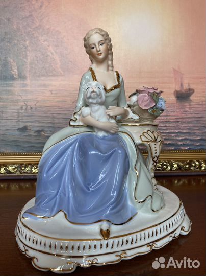 Фарфоровые статуэтки