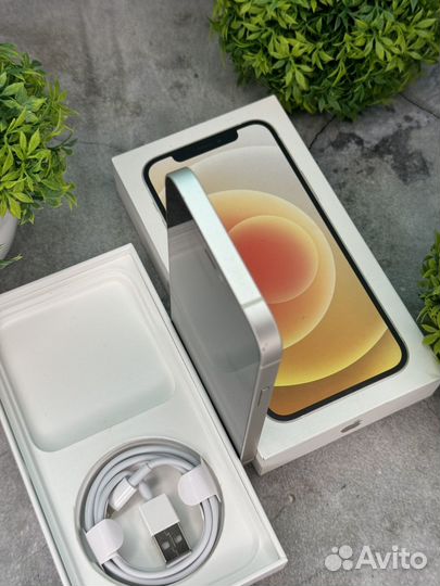 iPhone 12, 64 ГБ
