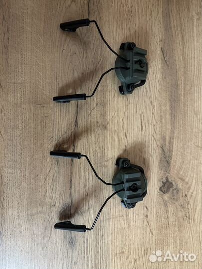 Крепления активных наушников на Бронешлем Ops core