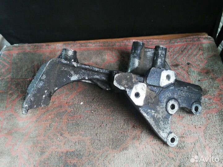 Кронштейн масляного насоса Митсубиси Паджеро Мини