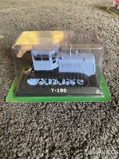 Модель трактора Т-180